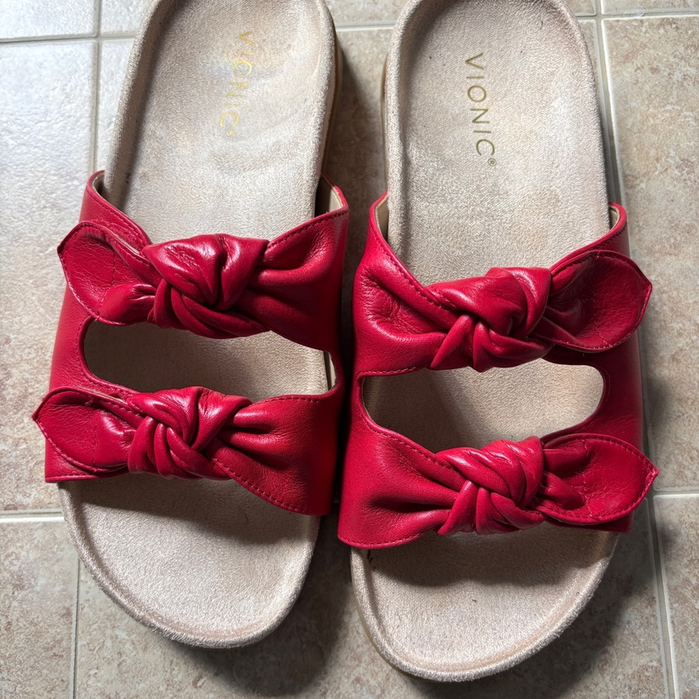 Vionic Alara Red Knotted Sandals